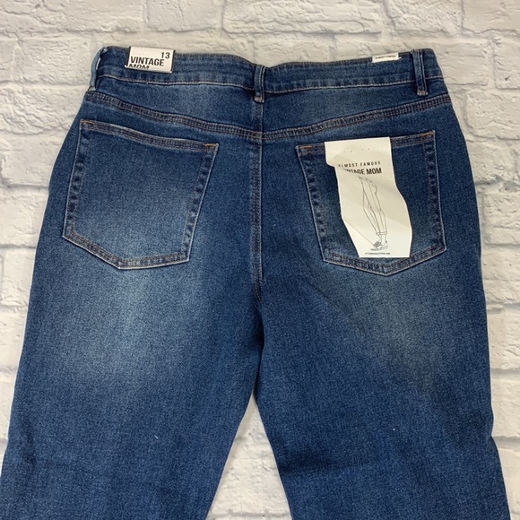 Almost Famous Vintage Mom Jeans Distressed Sz 13 Medium wash denim Stretch NWT - Picture 7 of 12